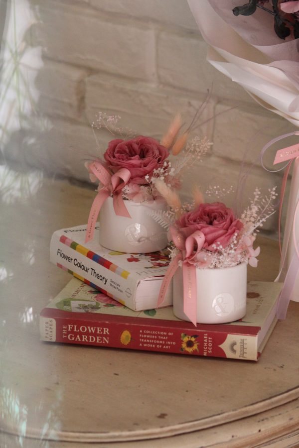 Bloom & Grace 永生桌花作品：甜蜜系小型圓桌花