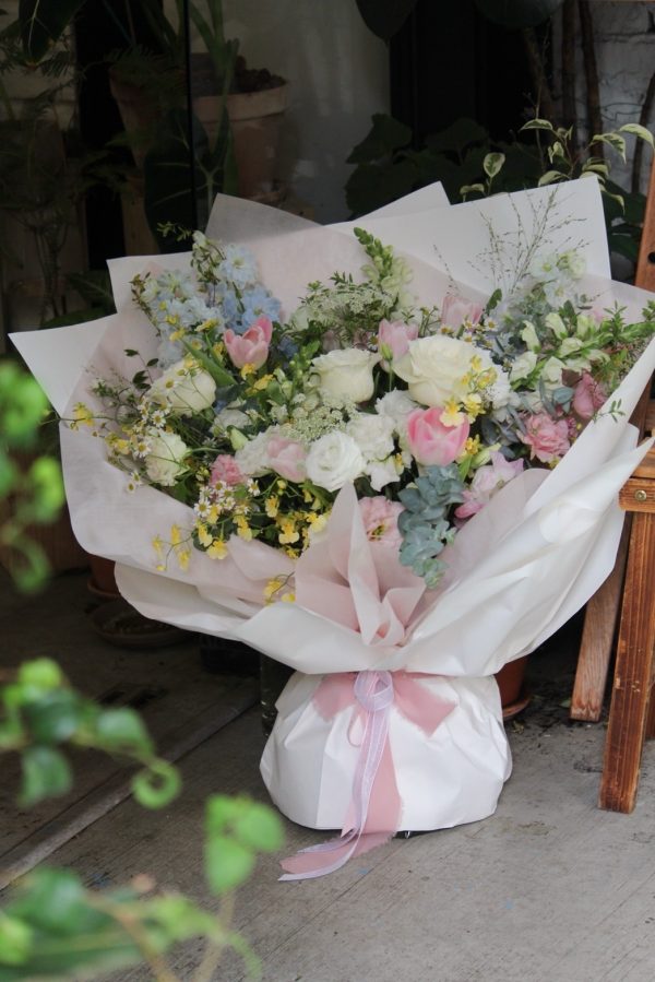 Love & Milestones 粉色牡丹玫瑰花束，適合告白、紀念日與重要時刻